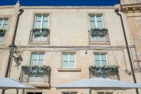 Palazzo Alfeo Aparthotel - Bed and Breakfast