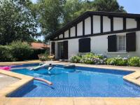 Villa landaise avec piscine - B&B