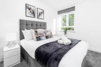 Luxury 2 Bedroom Apartment - Parking & Balcony - Underfloor Heating - 6MC - B&B