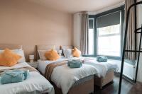 EDMONTON - 4 bedrooms, Sleeps 8, 3 bathroom Contractor Base - B&B