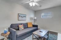 B&B Jacksonville Beach - Amazing 1 BR apt - 1 block from Jax Beach! - Bed and Breakfast Jacksonville Beach