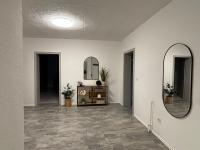 140qm - 4 Zimmer- Parkplatz - Autobahn - blauer See - MalliBase Apartments - B&B