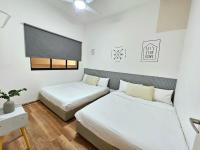 Two Bedroom Apartment with 3 Queen Bed (Near Lift and Full City View)