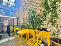 Au Croco fleuri, 50m des arènes, terrasse - Chambres d’hôtes Nîmes