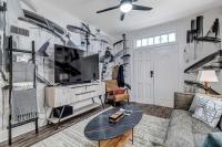 Contemporary Apartment - 5 Min To TIAA Bank Field! - Chambres d'hôtes Jacksonville