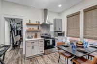 Contemporary Apartment - 5 Min To TIAA Bank Field! - Chambres d'hôtes Jacksonville