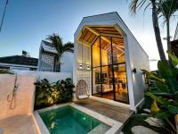 Tiny Villa Nyanyi - Architectural House 4 mins from Beach - B&B