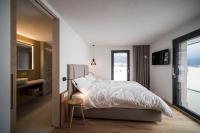 Suite with Mountain View