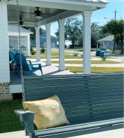 *Chic Beach Cottage Retreat* near Beach/downtown - B&B Gulfport