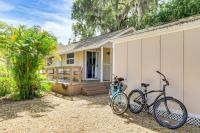 Inviting Sarasota Cottage 5 Mi to Beach Access! - Bed and Breakfast Sarasota