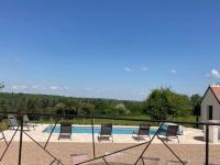 Gîte les filous Maison avec piscine et dépendance - B&B Avallon