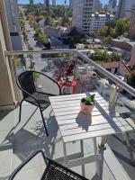 Cómodo monoambiente con balcón en Salta 246 - B&B