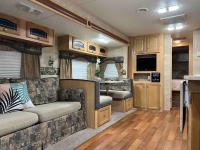 B&B Miami - WARM AND COZY RV 3 - Bed and Breakfast Miami