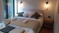 HOM I Depto 3D2B Frente al lago Piscina Temperada AP 120 - B&B
