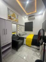 Elegant studio apartment in Ogudu By Magnanimous, 15 mins to the Airport - B&B Lagos