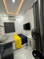 Elegant studio apartment in Ogudu By Magnanimous, 15 mins to the Airport - B&B Lagos