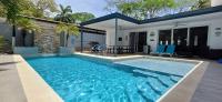 B&B Guanacaste - Playa Potrero - modern 3 BR home centrally located - Casa Coastal Serenity - Bed and Breakfast Guanacaste