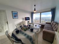 Appartement rénové 3 pièces, 6 couchages avec balcon, TV et parking sécurisé - Saint-Jean-de-Monts - FR-1-224C-291 - B&B