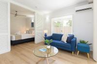 B&B Port Douglas - 1 Bedroom ground floor apartment @ Palm Villas - Bed and Breakfast Port Douglas