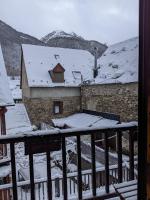 Cal Berg, Acogedor apartamento en Garòs cerca de Baqueira by Eth Flòc - B&B Garòs