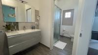 Deluxe Double Room (2 Adults + 1 Child)