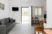 Dreamy Santorini Studio Only 50m from the Beach - Ferienwohnung
