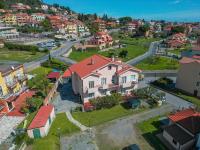 Casa Vacanze Ferrando - B&B Pietra Ligure