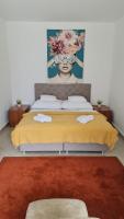 Tulipan Apartman - B&B