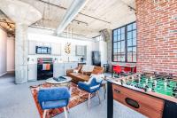 B&B St Louis - STUNNING Architect loft by CozySuites - Bed and Breakfast St Louis