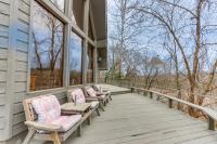 Riverfront Baxter Springs Home with Deck and Grill! - B&B Baxter Springs