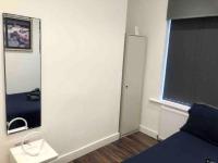 London Victoria Vauxhall moments away Room 1 - B&B