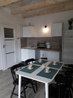 Paprotówka apartament WIOSENNY - Bed and Breakfast