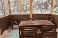 Panoramic Lakefront Chalet with Hot Tub & Firepit - Ferienwohnung Chertsey