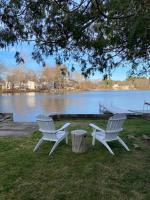 B&B Amesbury - Lake Attitash Waterfront w/ private dock - Bed and Breakfast Amesbury