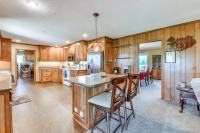 Spacious Mount Pleasant Home w/ Grill & Yard! - Chambres d'hôtes Mount Pleasant