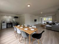 b hotel Kaniwasou 201 2BR Apt, Near Itsukushima Shrine, For 12 Ppl - B&B Hatsukaichi