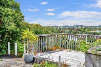 Bright Kingsland Contemporary - Bed and Breakfast Auckland