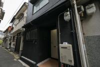 匠の家 大阪城近くの高級感あふれる吹き抜けの家 A Luxurious Home with a Grand Atrium Near Osaka Castle - B&B Osaka