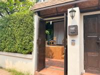 Ravisada Baan Wua Lai near Saturday night market - B&B Chiang Mai