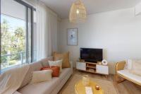 Stunning Waterfront Apartment in 5-star Complex - B&B Cairns