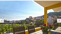 Cosy Colorful House with Private Parking - B&B Kavala