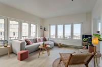 B&B Ostend - Stylishly refurbished family apartment with stunning sea view - Bed and Breakfast Ostend