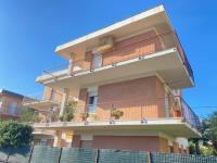 trilocale 100 mt mare con terrazza abitabile - Ferienwohnung