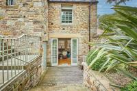 B&B Alnmouth - Spence Lodge: Beautiful 2-Bedroom Stone Cottage - Bed and Breakfast Alnmouth