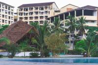 Golden Beachfront Apartment Diani - B&B Ukunda