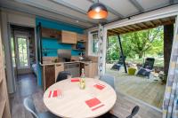 Bungalow with Garden View
