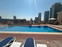 Lux BnB I Una Tower I Lakes View - B&B Dubai