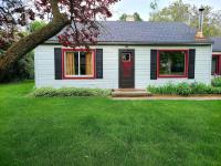 4th Ave Hideaway - Cozy home with spacious yard - B&B Columbia Falls
