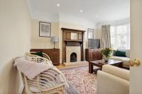 4 bed with parking and large private garden - B&B Finchley