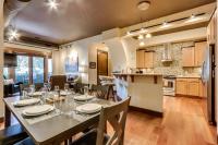 Walk Downtown Stunning Condo with Attached Garage - B&B Coeur d'Alene